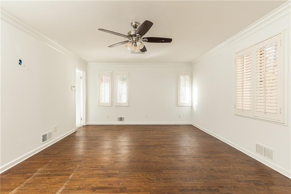 2580 Hawthorne Drive NE