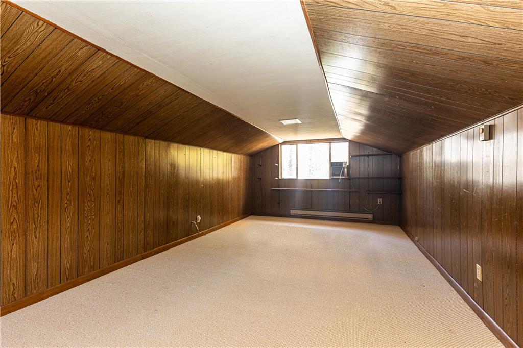 2580 Hawthorne Drive NE