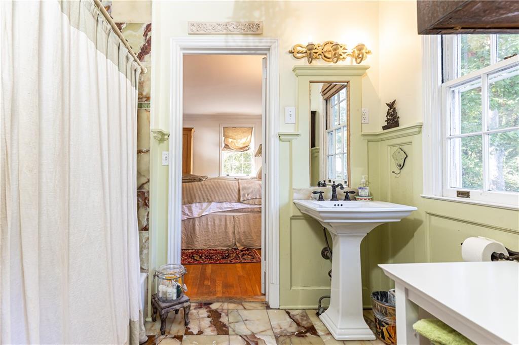 332 Brentwood Drive NE