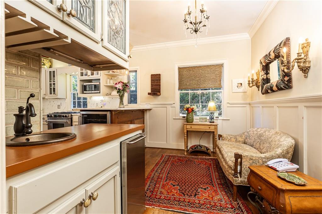 332 Brentwood Drive NE