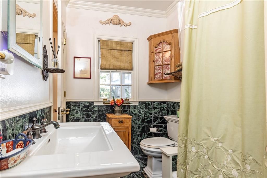 332 Brentwood Drive NE