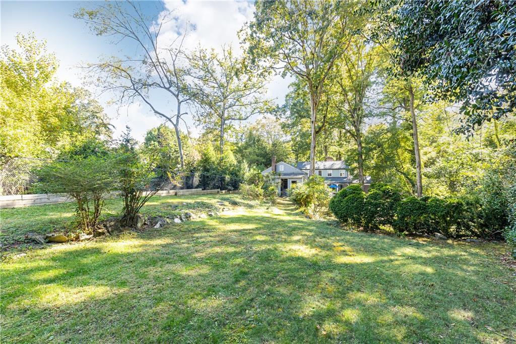 332 Brentwood Drive NE