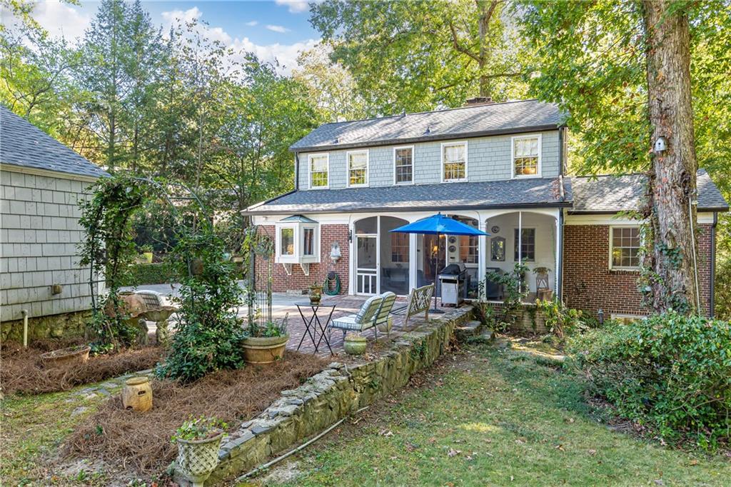 332 Brentwood Drive NE