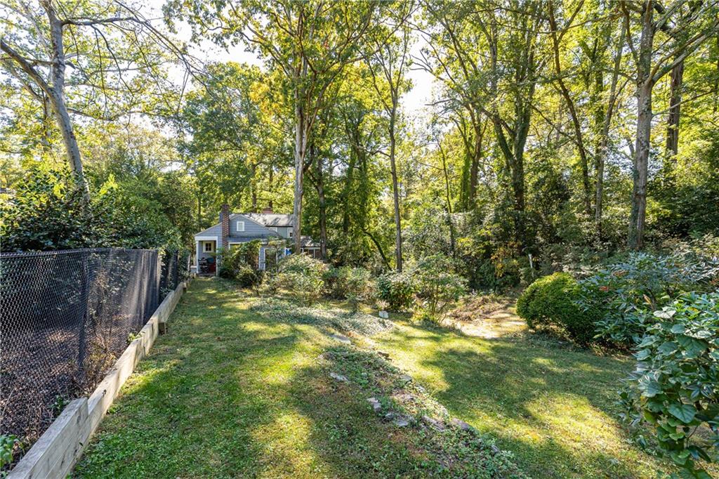 332 Brentwood Drive NE