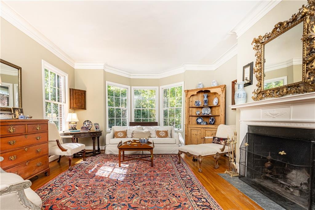 332 Brentwood Drive NE