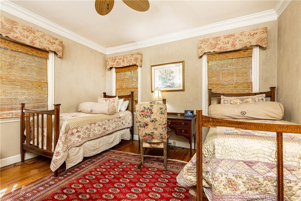 332 Brentwood Drive NE