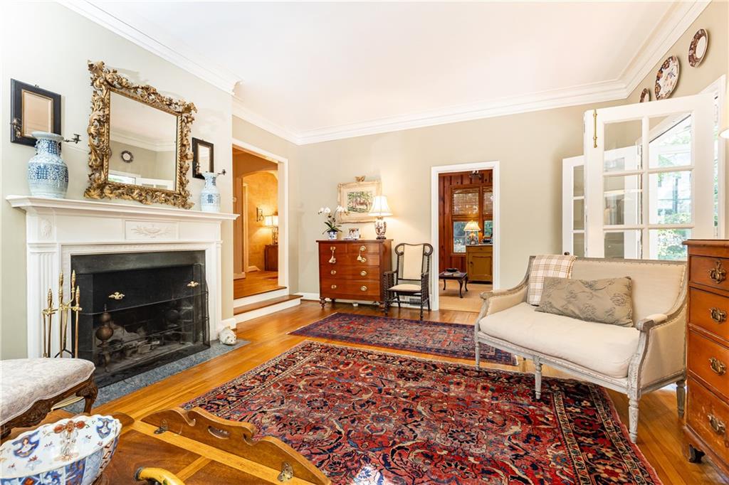 332 Brentwood Drive NE