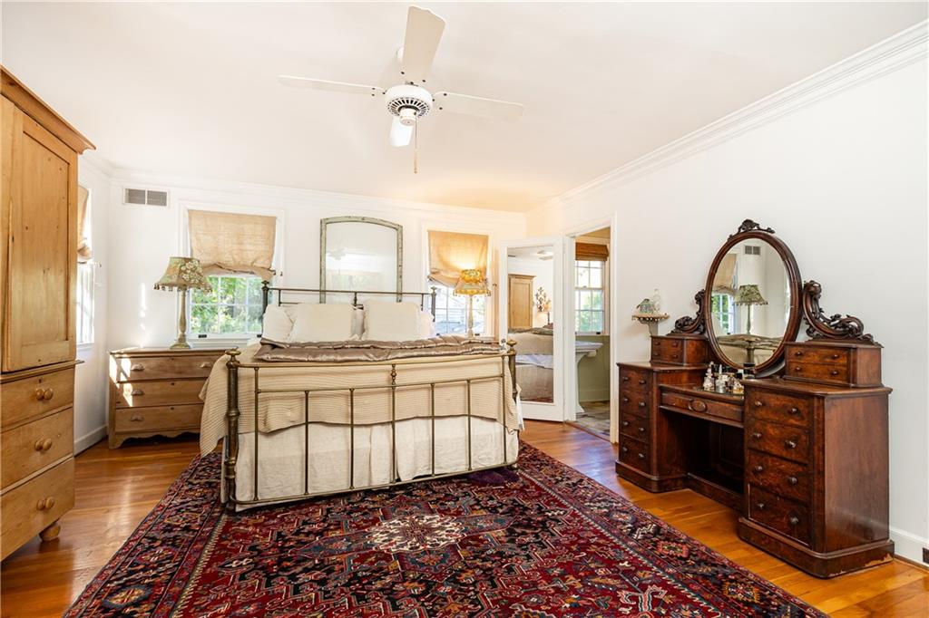 332 Brentwood Drive NE