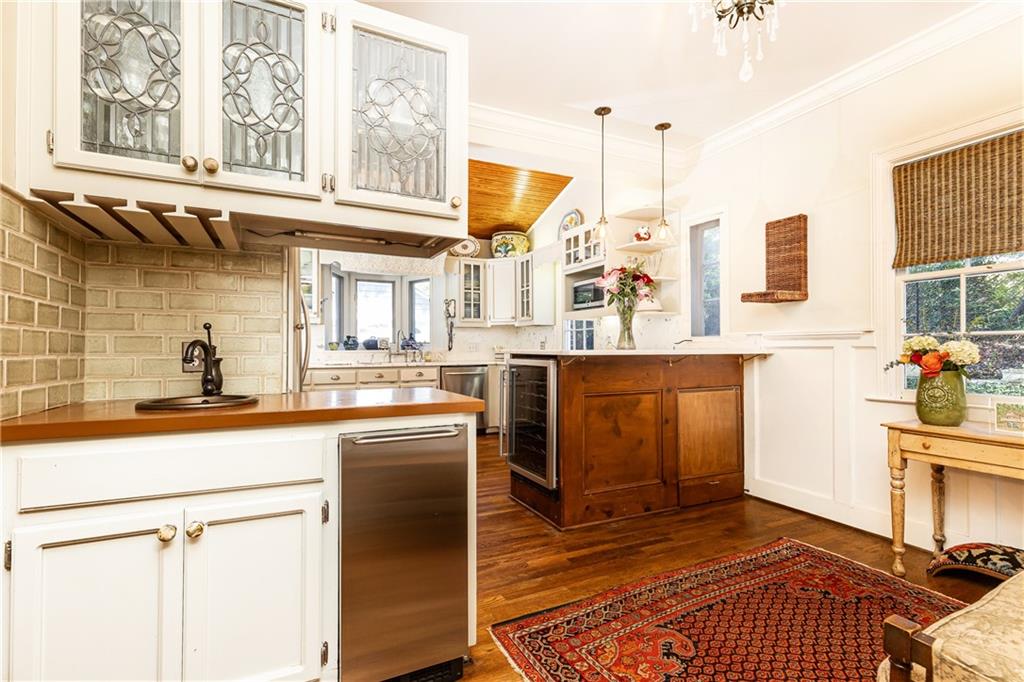 332 Brentwood Drive NE