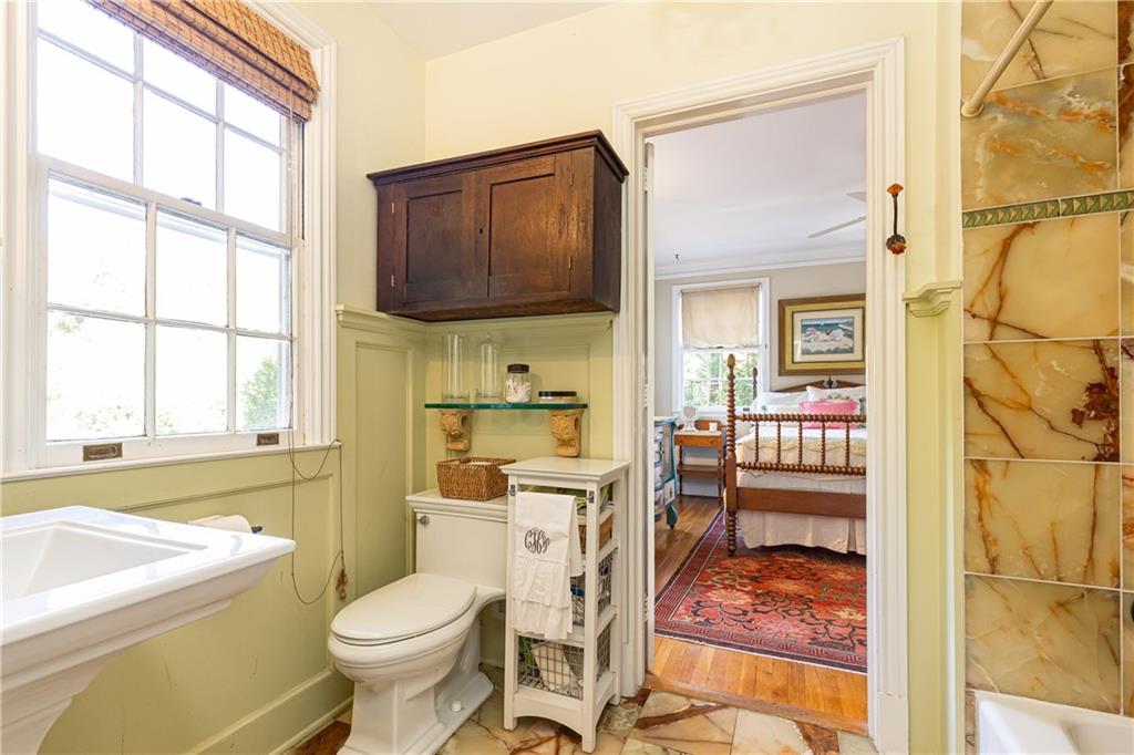 332 Brentwood Drive NE