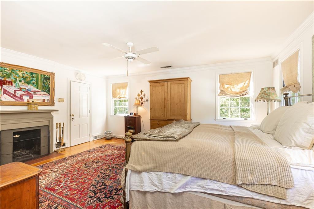 332 Brentwood Drive NE