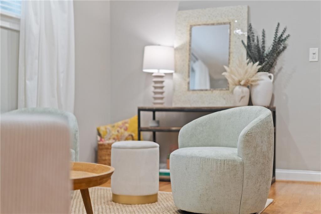 880 Glendale Terrace Unit 9