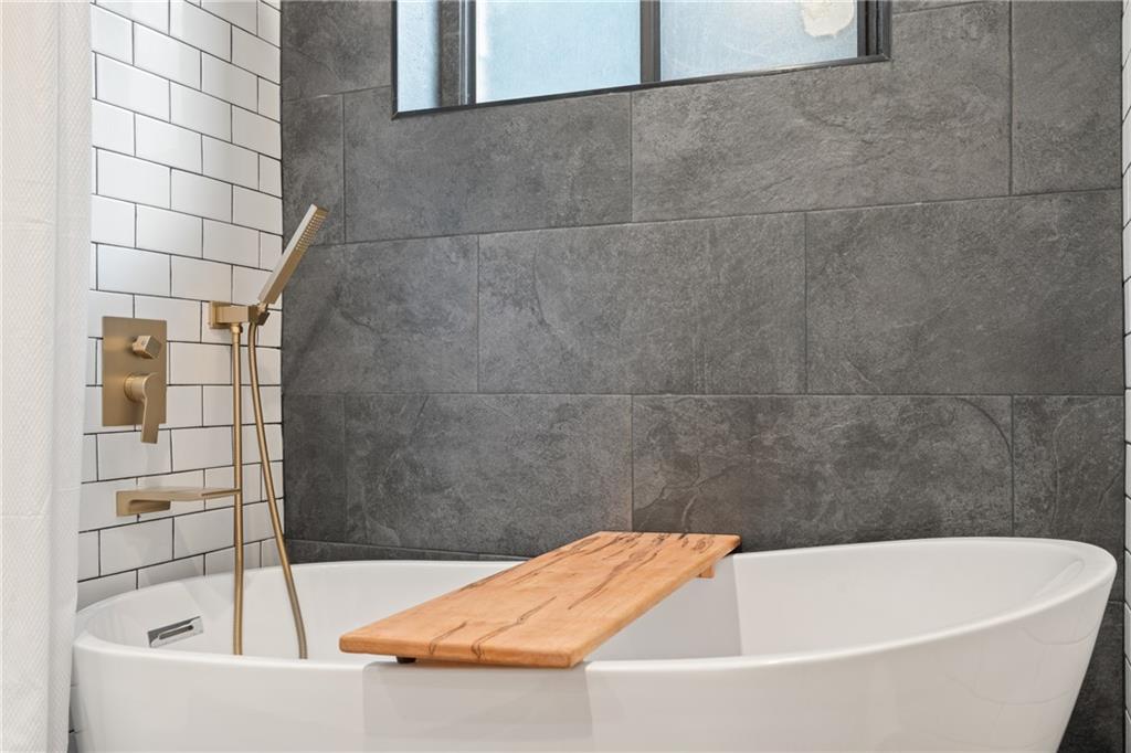 880 Glendale Terrace Unit 9