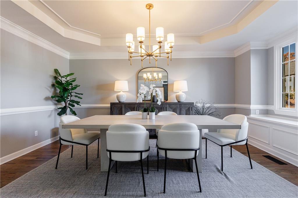 2618 Gladstone Terrace