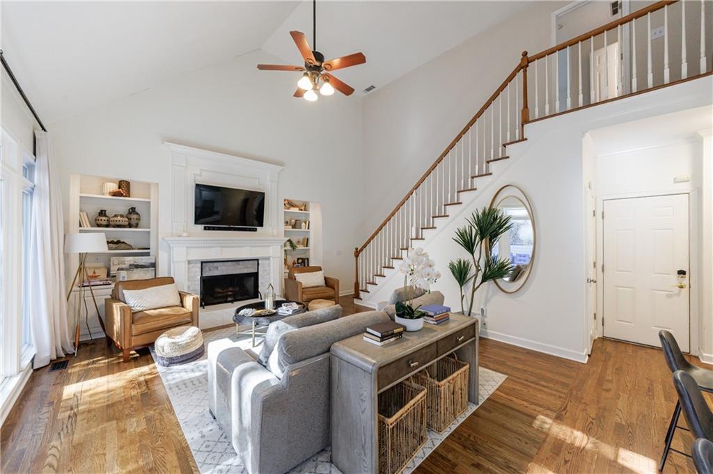 2618 Gladstone Terrace