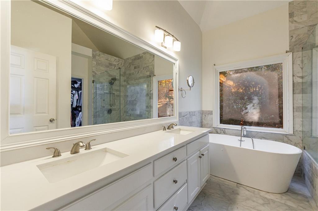 2618 Gladstone Terrace