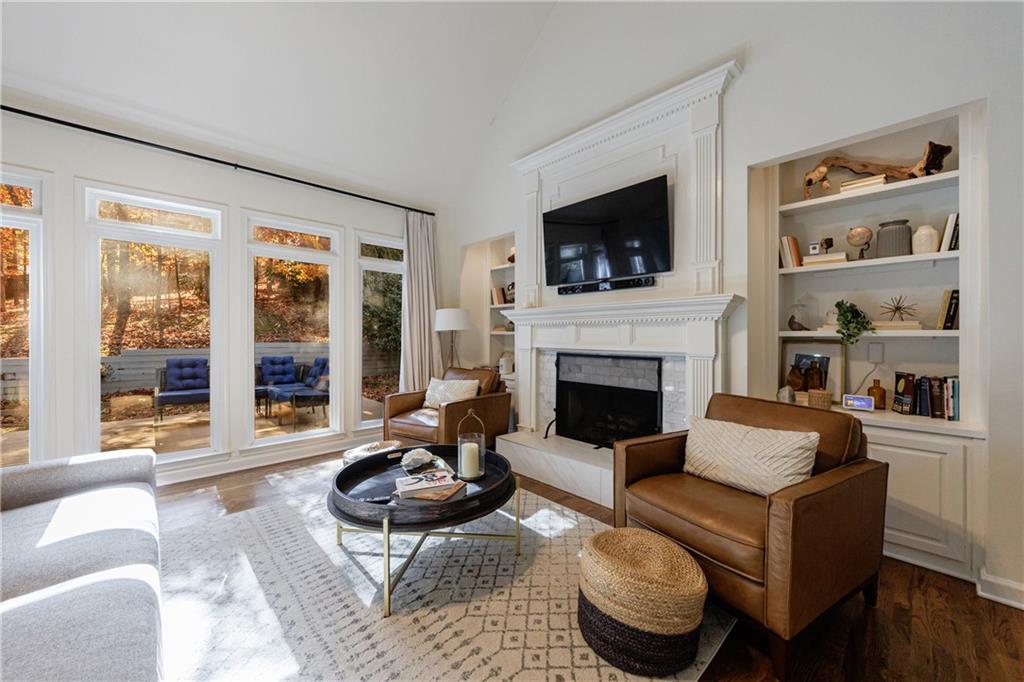 2618 Gladstone Terrace