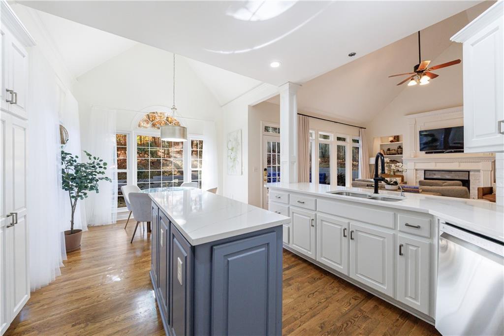 2618 Gladstone Terrace