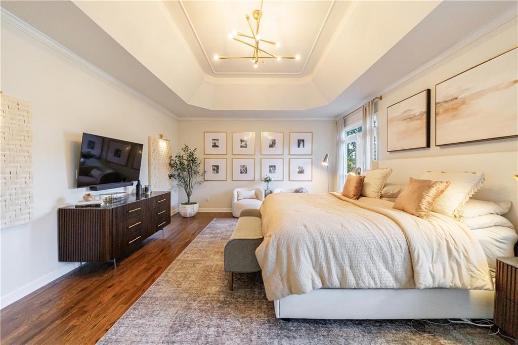 2618 Gladstone Terrace