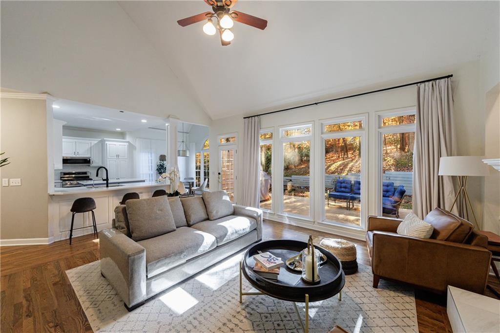 2618 Gladstone Terrace