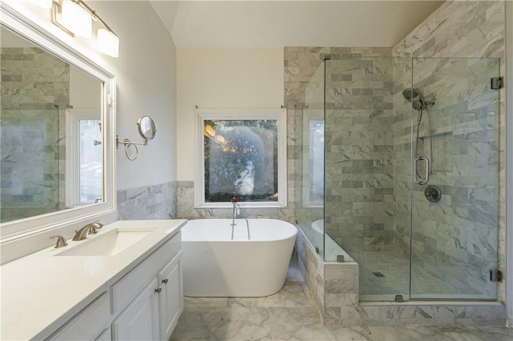 2618 Gladstone Terrace