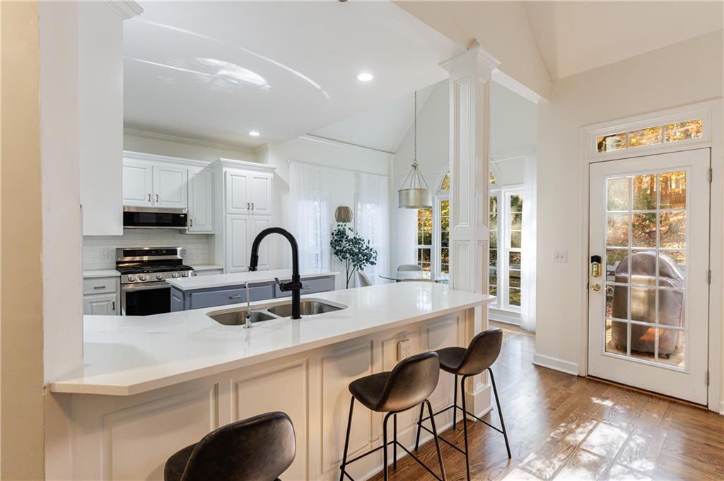 2618 Gladstone Terrace