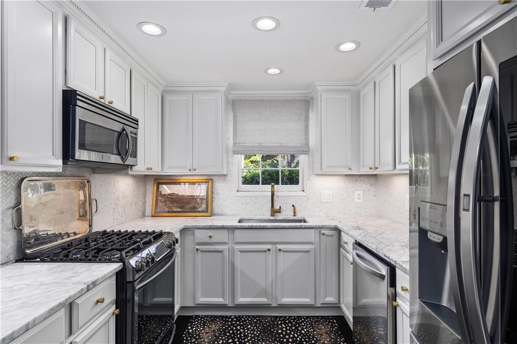 3050 Margaret Mitchell Drive NW Unit 19