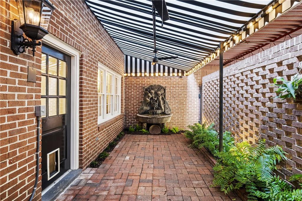 3050 Margaret Mitchell Drive NW Unit 19