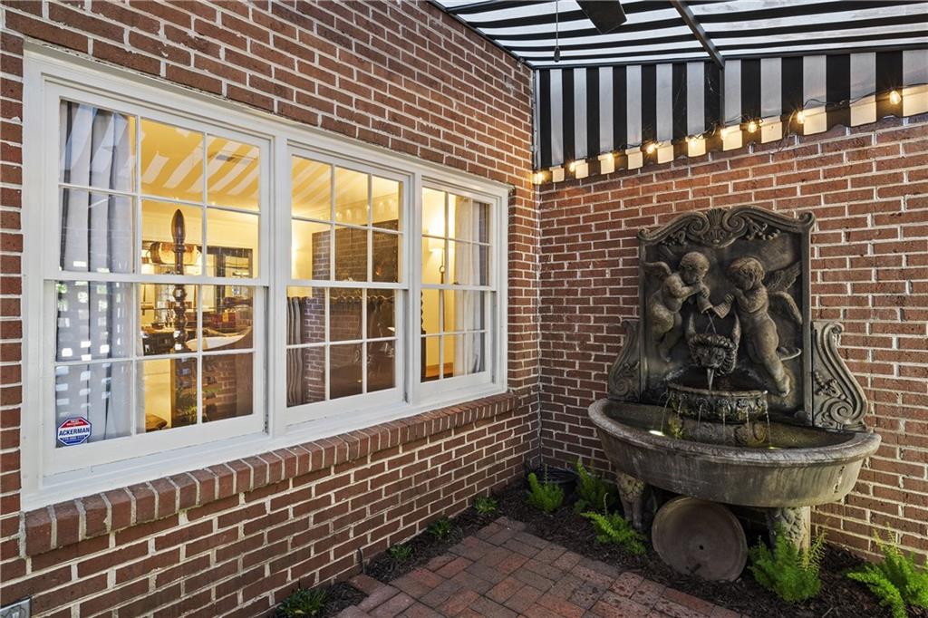 3050 Margaret Mitchell Drive NW Unit 19