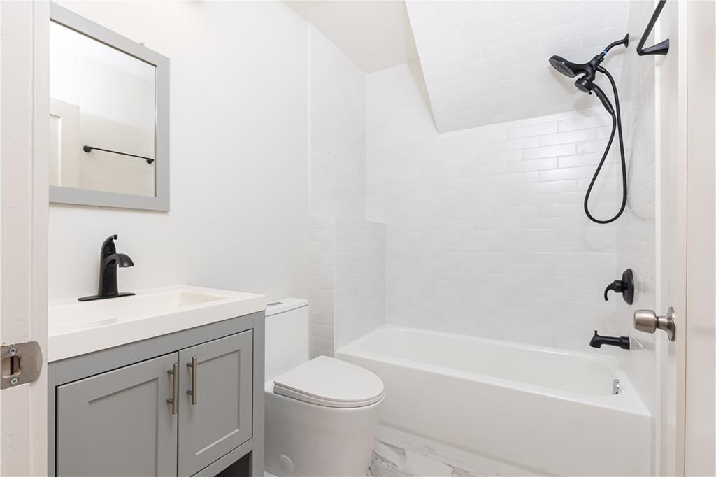 433 Trabert Avenue NW