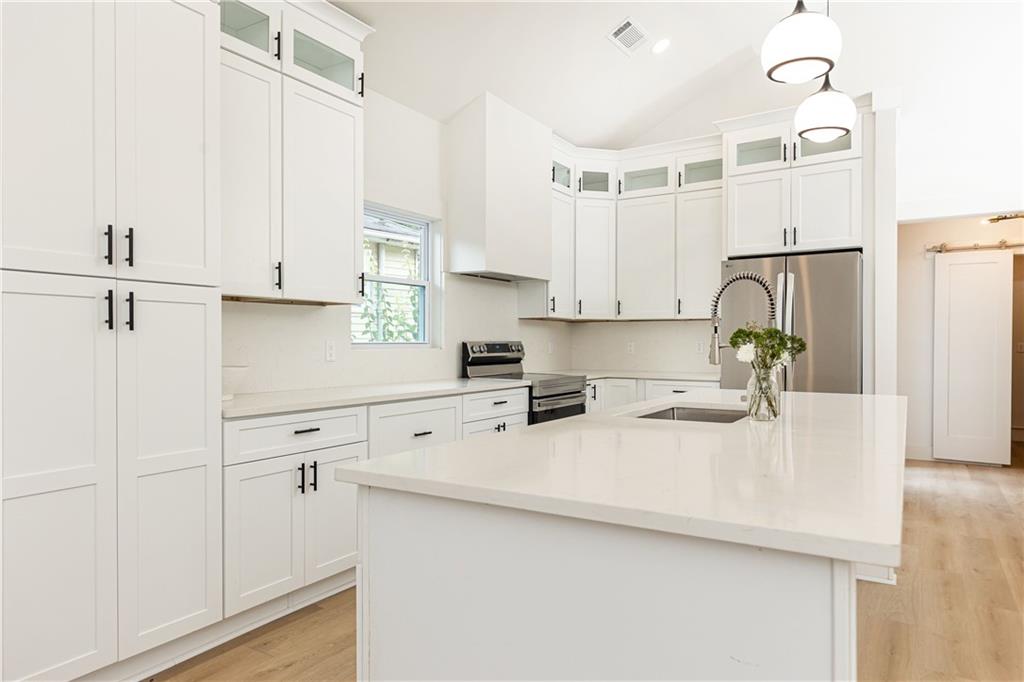 433 Trabert Avenue NW