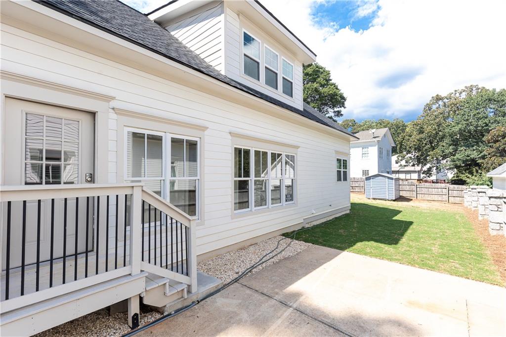 433 Trabert Avenue NW