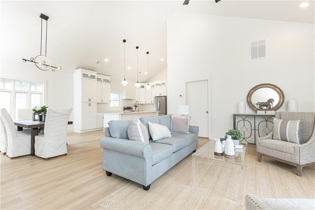 433 Trabert Avenue NW