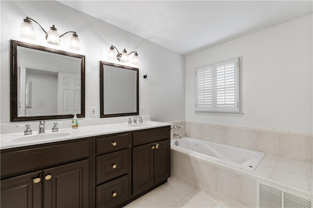 3177 Saybrook Drive NE