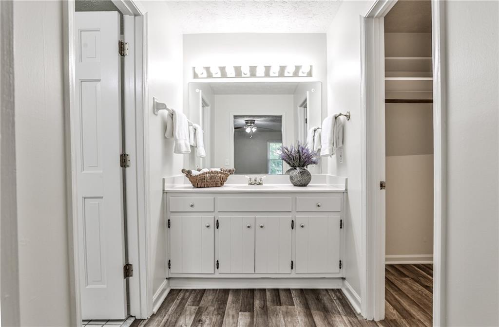 2851 Thornridge Drive