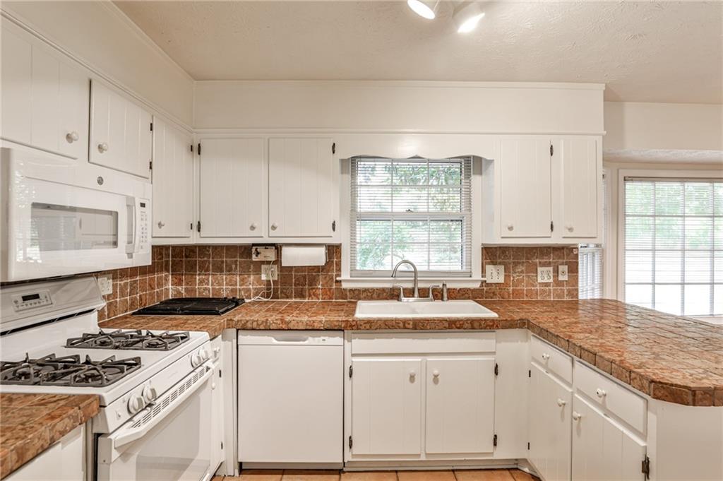 2851 Thornridge Drive