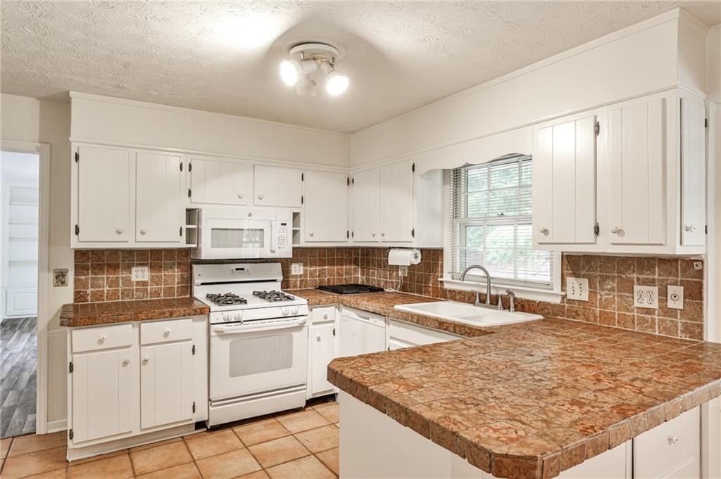 2851 Thornridge Drive