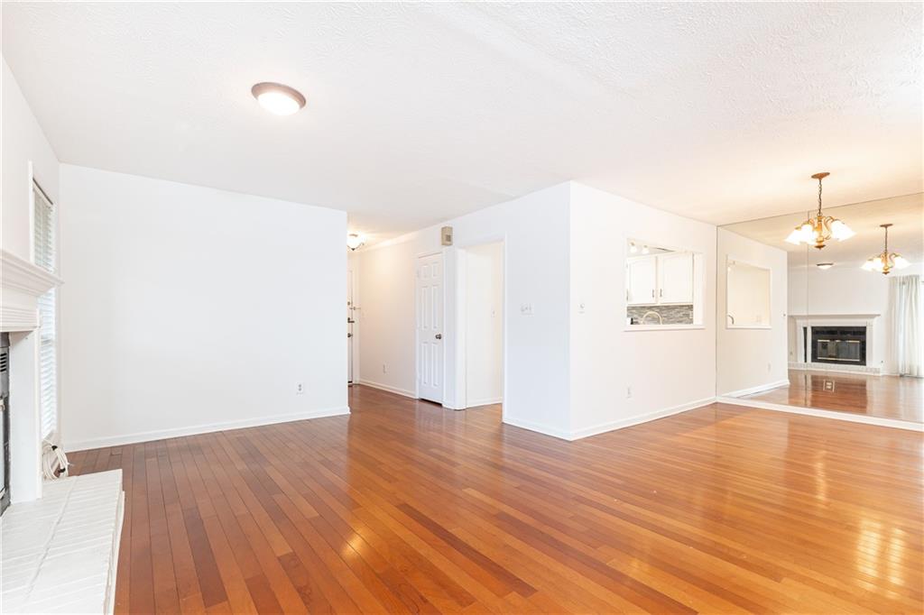 2901 Lenox Way NE Unit 902