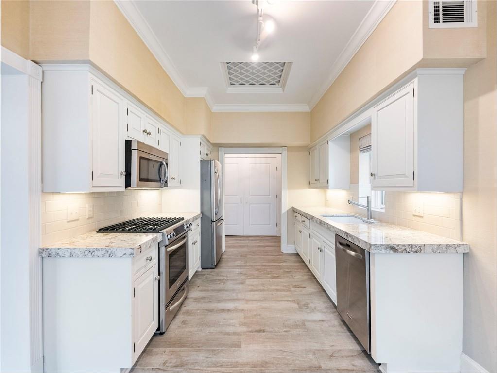 3636 Peachtree Road NE Unit 405
