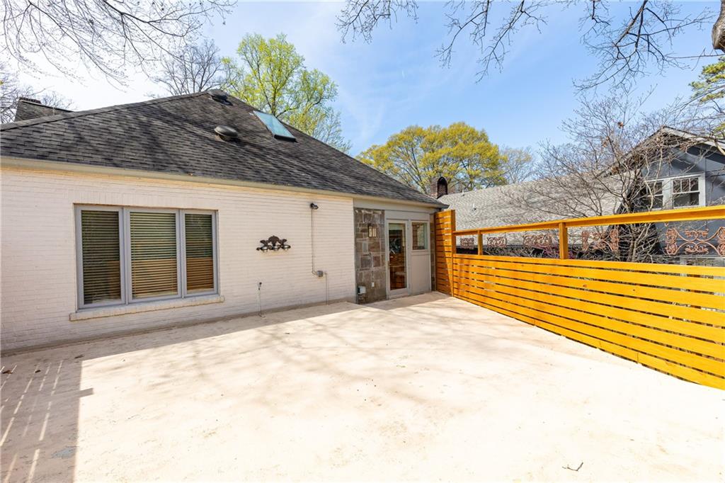 1022 Reeder Circle NE