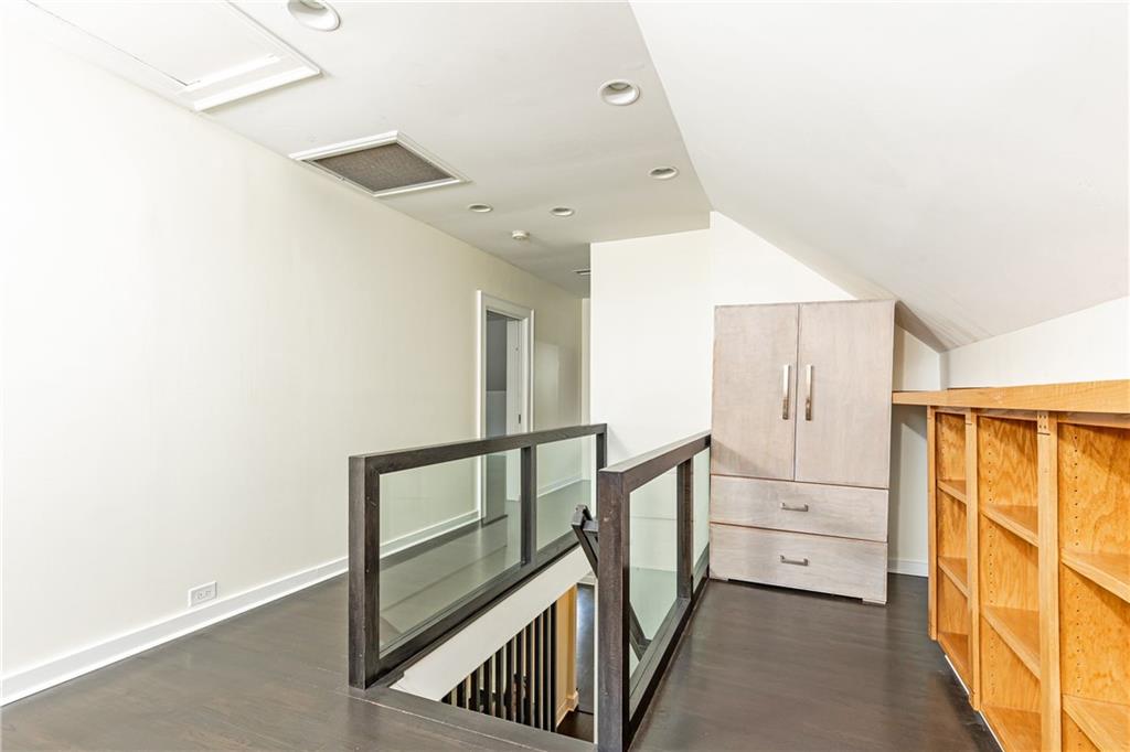 1022 Reeder Circle NE