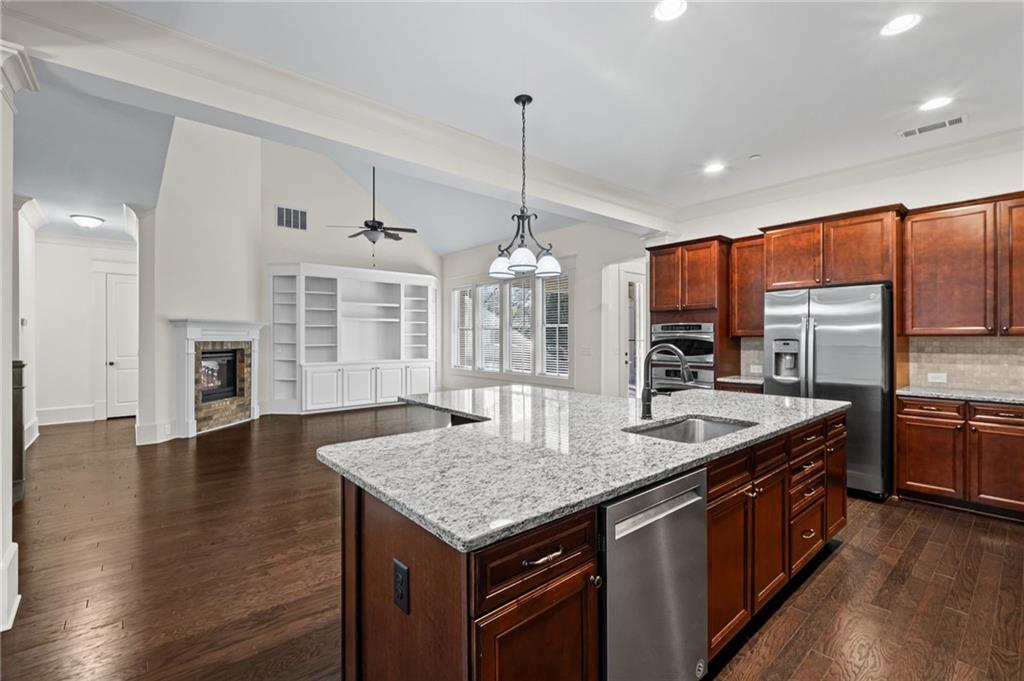 120 Walnut Circle SW