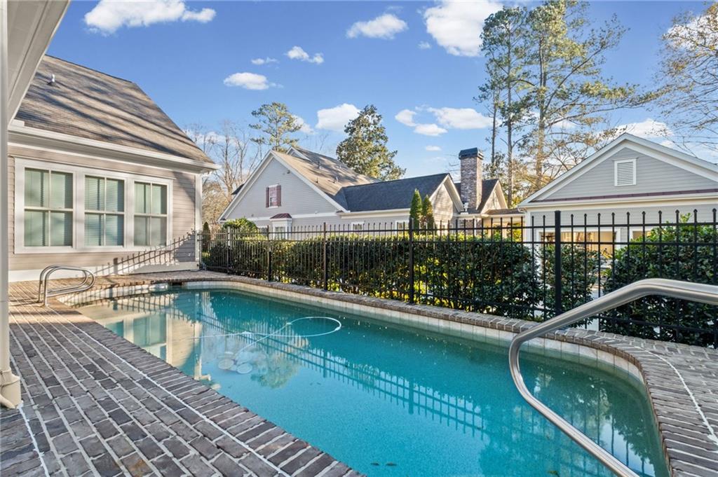 120 Walnut Circle SW