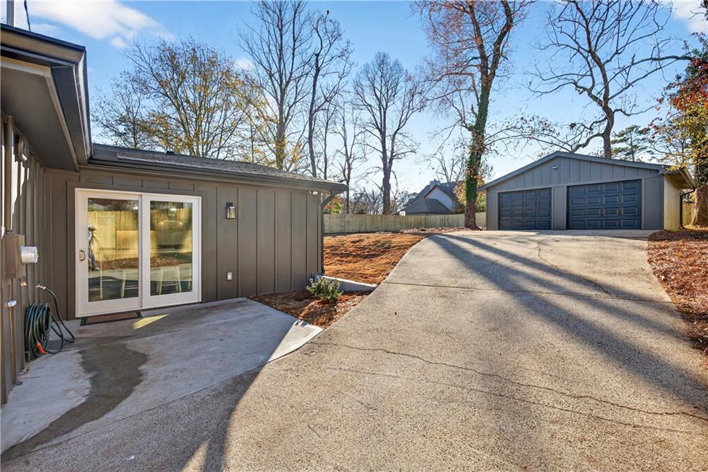 2720 Ivanhoe Lane SE