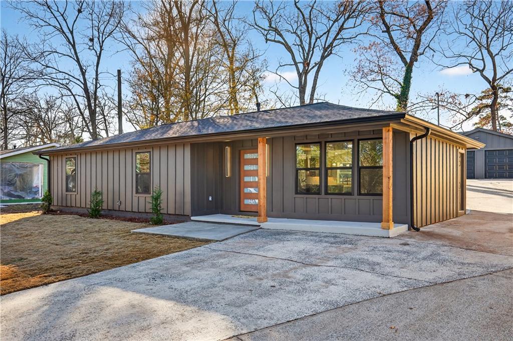 2720 Ivanhoe Lane SE