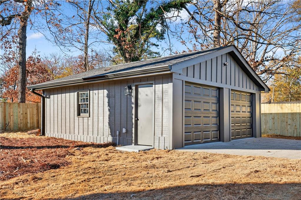 2720 Ivanhoe Lane SE