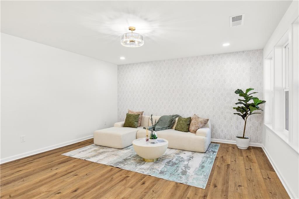 2720 Ivanhoe Lane SE