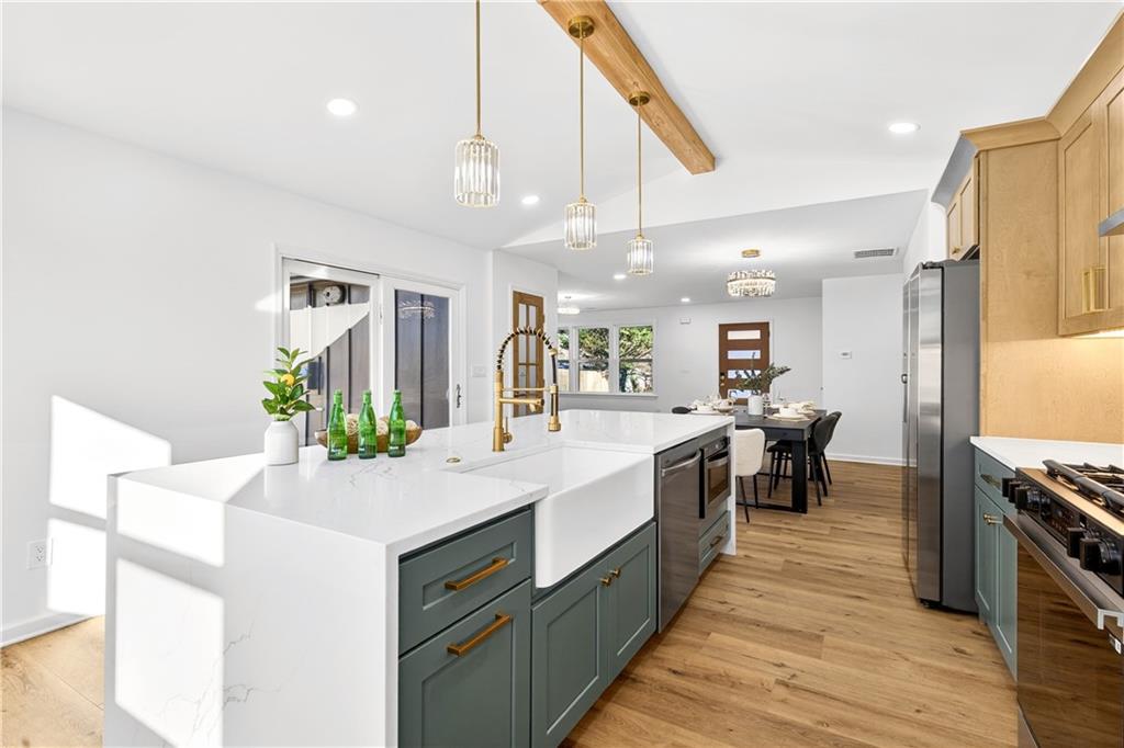 2720 Ivanhoe Lane SE