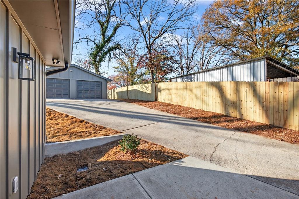 2720 Ivanhoe Lane SE