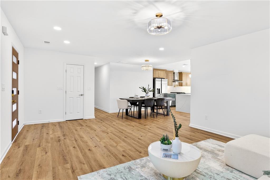 2720 Ivanhoe Lane SE